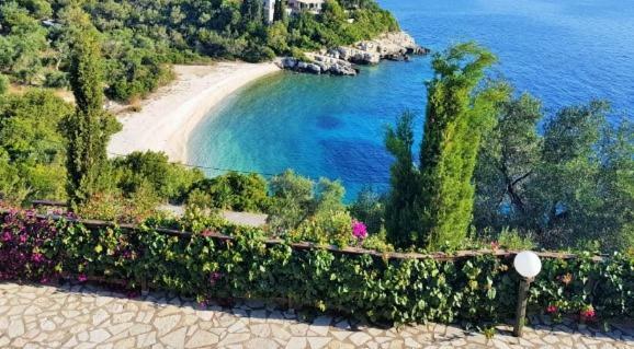Villa Eos Gaios Exteriör bild